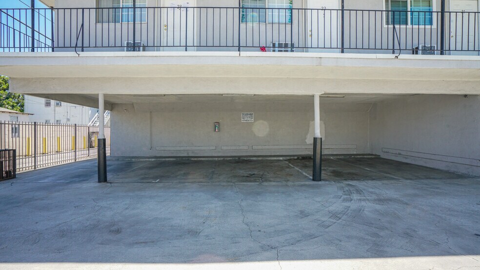 More Photos Of 4905 W Adams Blvd, Los Angeles Apartments For Sale