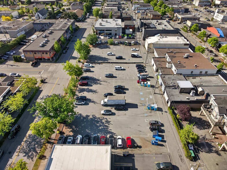 More Photos Of 5708 176 St, Surrey Storefront Retail Office For Sale