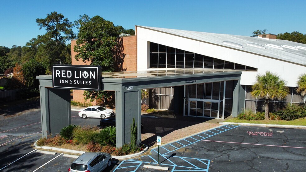 Primary Photo Of 1539 Horseshoe Dr, Columbia Hotel For Sale