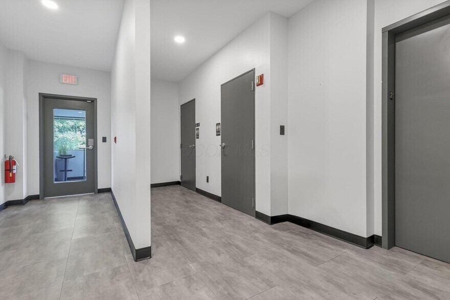 More Photos Of 1480 Manning Pky, Powell Loft Creative Space For Sale