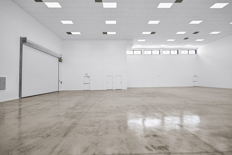 More Photos Of 221 NE 67th St, Miami Warehouse For Sale