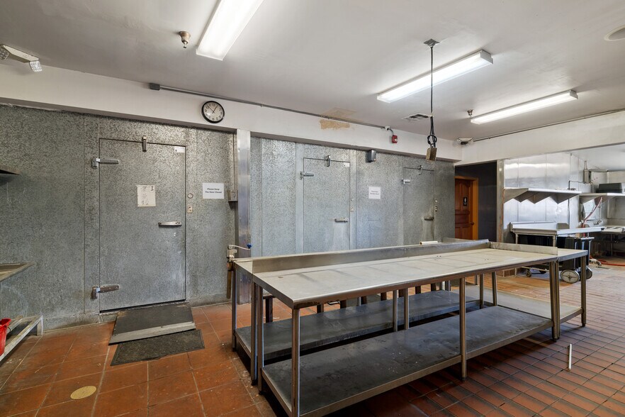 More Photos Of 10478 Valley Blvd, El Monte Restaurant For Sale