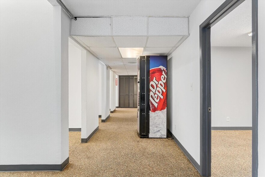 More Photos Of 1608 W Moore Ave, Terrell Auto Dealership For Sale