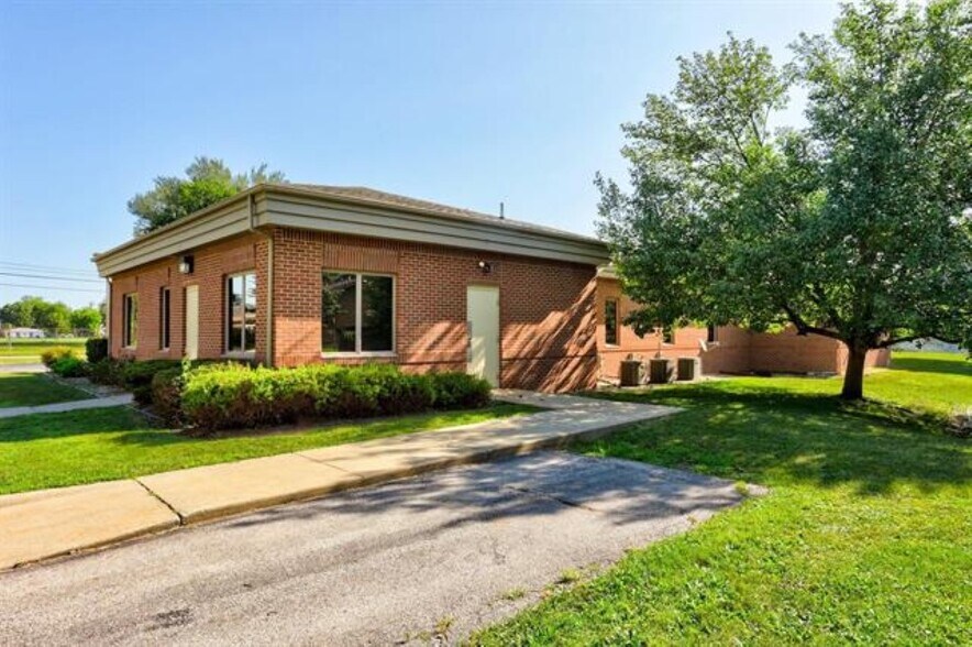 More Photos Of 2010 15th St, Bay City Healthcare For Sale