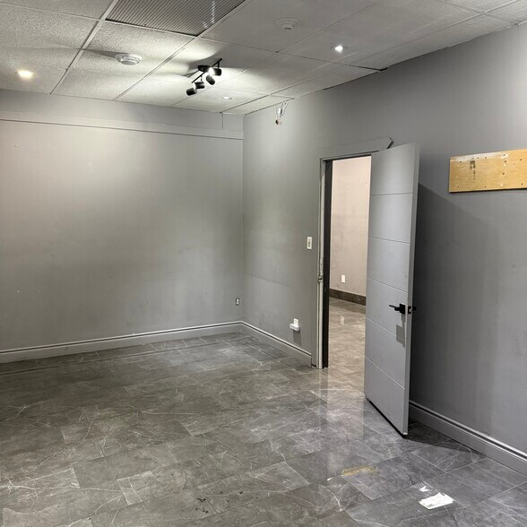 More Photos Of 251 Bank St, Ottawa Office For Lease