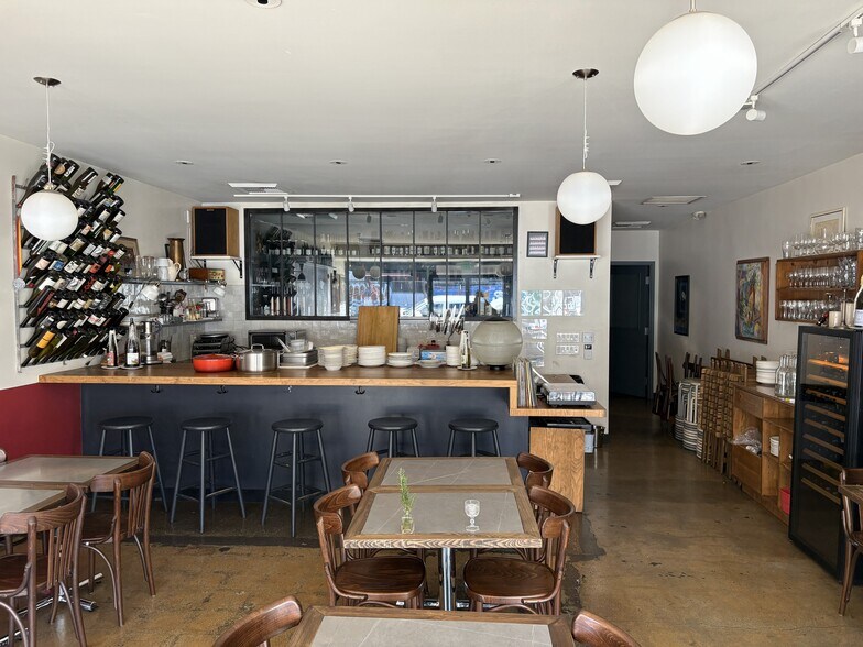 More Photos Of 713 N Virgil Ave, Los Angeles General Retail For Sale