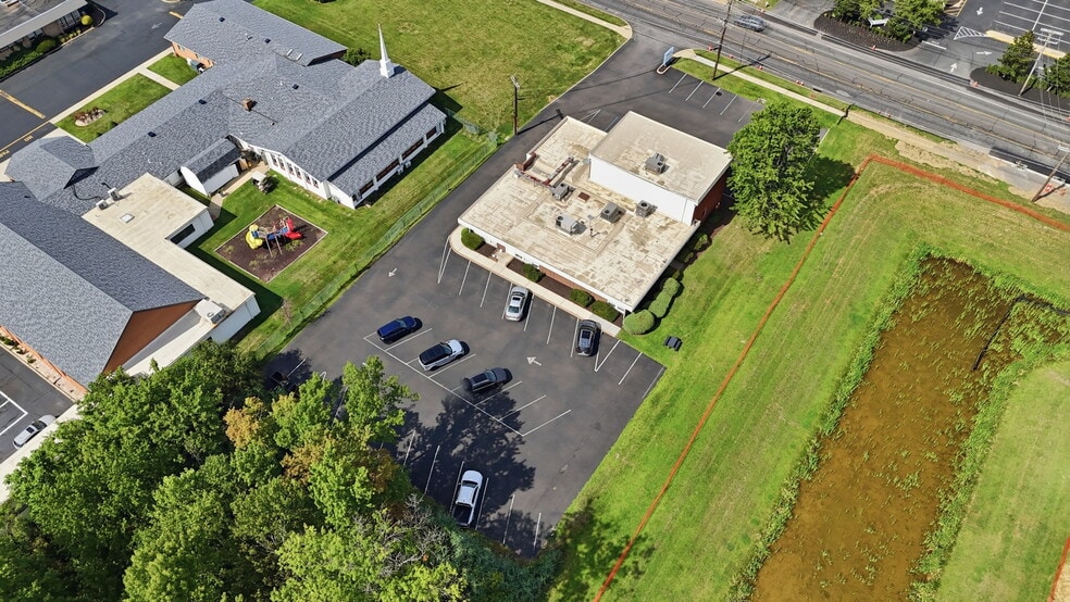 More Photos Of 1568 Woodbourne Rd, Levittown Office For Sale
