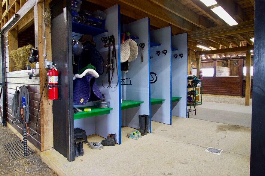 More Photos Of 3476 Fairview Rd, Lewisburg Specialty For Sale