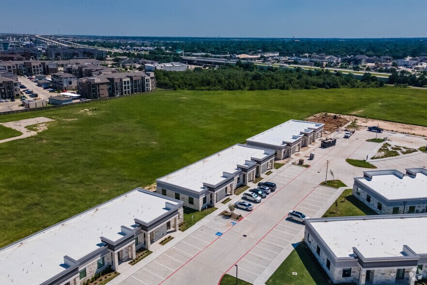 More Photos Of 23410 Grand Reserve Dr, Katy Office For Lease