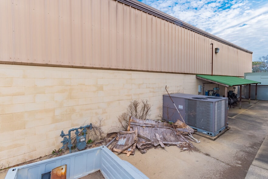 More Photos Of 111 N 12th St, West Columbia General Retail For Sale