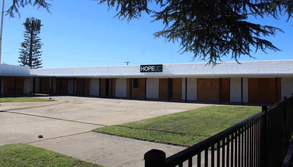 More Photos Of 1170 W Ramsey St, Banning Freestanding For Sale