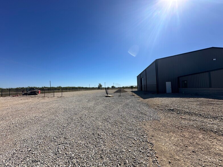 More Photos Of 3098 FM 707, Tye Warehouse For Lease