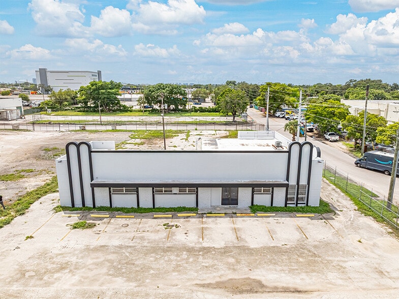 More Photos Of 2901 NW 39th St, Miami Unknown For Lease