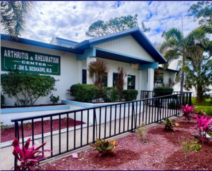 Primary Photo Of 2841 Tamiami Trl, Port Charlotte Medical For Sale