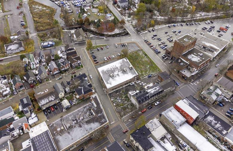 More Photos Of 10 John St, Brockville General Retail For Sale