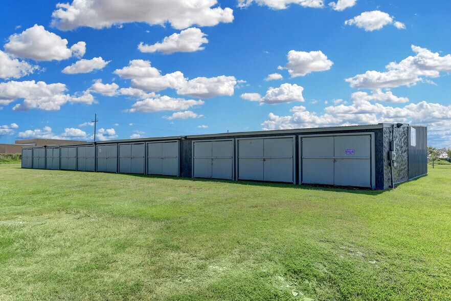 More Photos Of 1426 Nelson Ave, Port Bolivar Warehouse For Sale