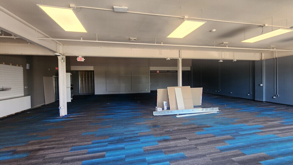 More Photos Of 1609 landmark Dr, Cottage Grove Unknown For Lease