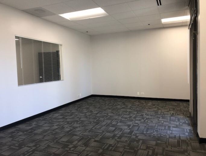 More Photos Of 700 N Rohlwing Rd, Itasca Warehouse For Lease