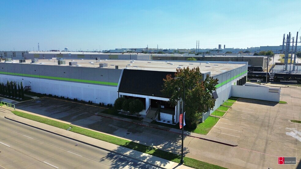 Primary Photo Of 2200-2202 E Randol Mill Rd, Arlington Warehouse For Lease