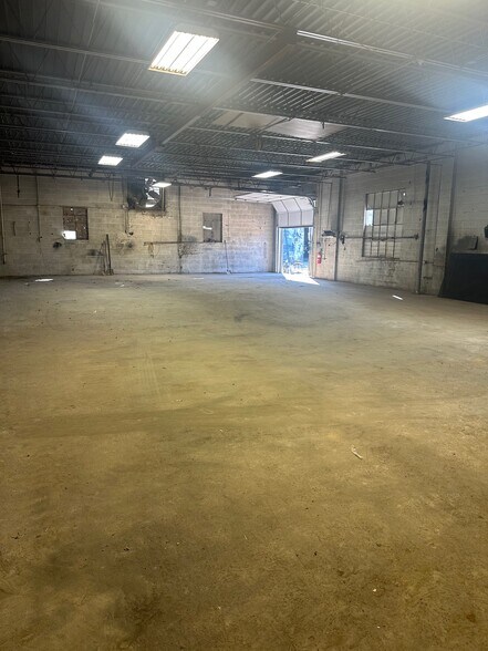 More Photos Of 1364 Stonewall St, Memphis Industrial For Lease