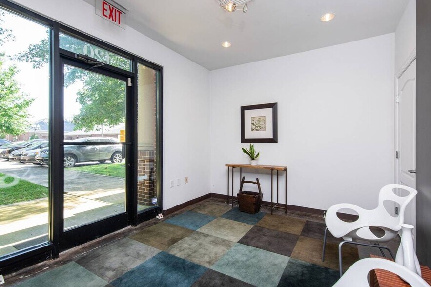 More Photos Of 400 Sugartree Ln, Franklin Office For Sale