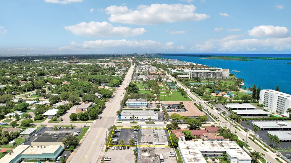 More Photos Of 415 Federal Hwy, Lake Park General Retail For Sale