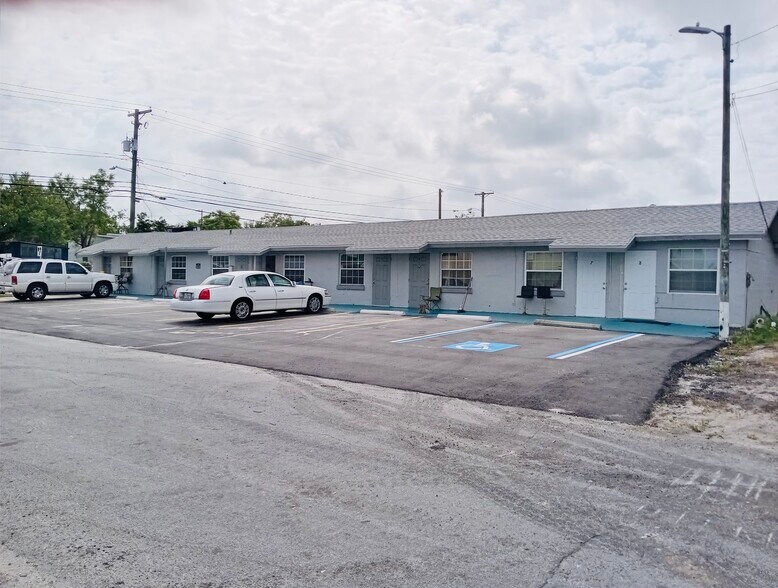 More Photos Of 9718 N Nebraska Ave, Tampa Apartments For Sale