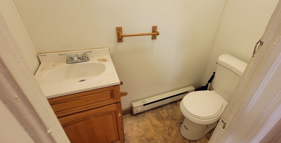 More Photos Of 325 N Main St, Liberty Flex For Lease