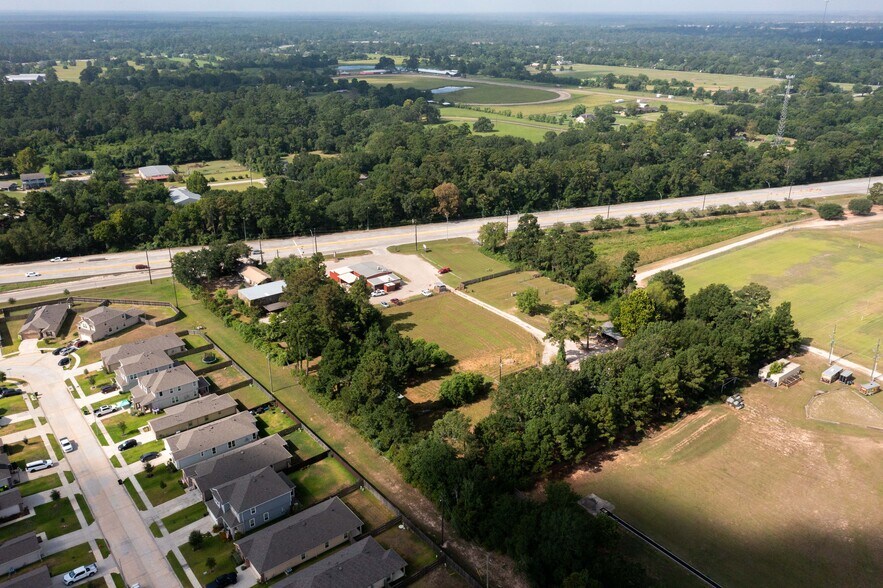 More Photos Of 41902 FM 1774 Rd, Magnolia Freestanding For Sale