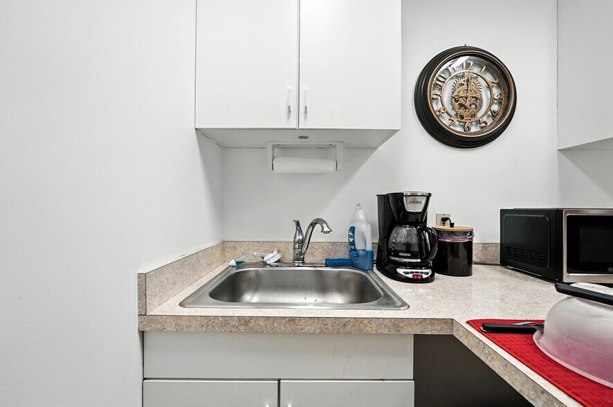 More Photos Of 5636 Bridgetown Rd, Cincinnati Medical For Sale