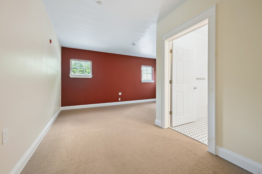 More Photos Of 56 Main St, Stamford Hotel For Sale