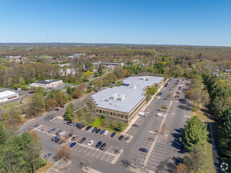 More Photos Of 3705 Quakerbridge Rd, Hamilton Office For Lease