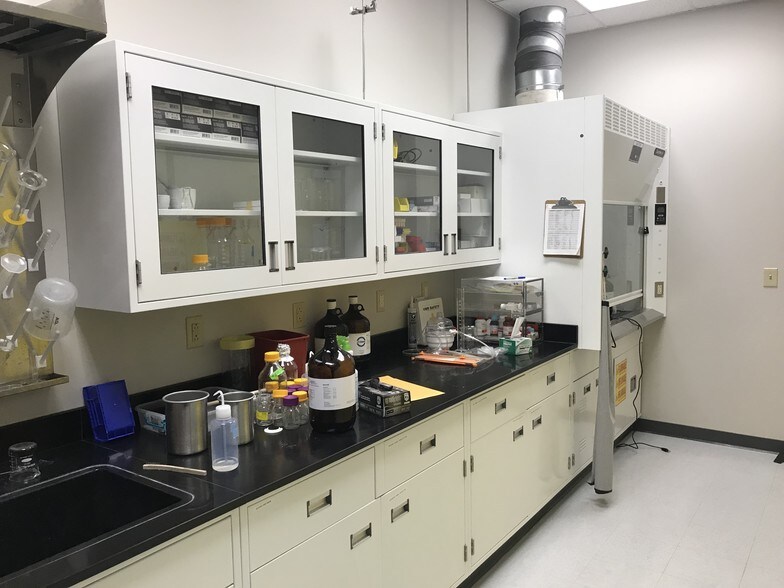 More Photos Of 6500 Technology Center Dr, Indianapolis Light Distribution For Lease