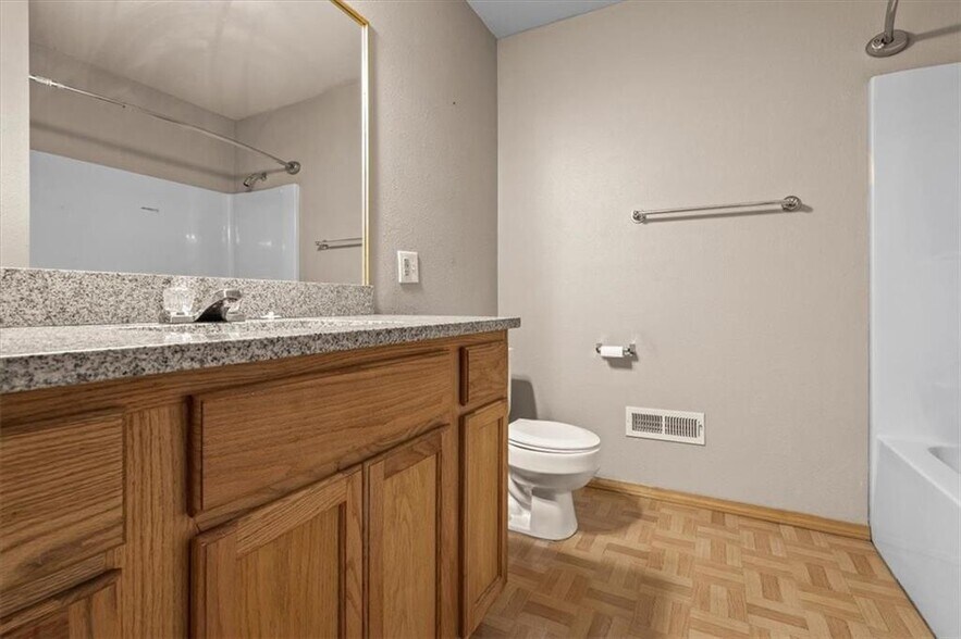 More Photos Of 15 Pivot Rock Rd, Eureka Springs Apartments For Sale