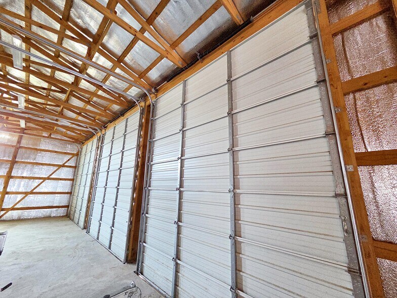 More Photos Of 33774 Highway 51, Wagoner Showroom For Lease