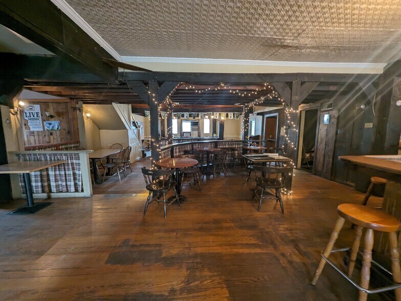 More Photos Of 17 Main St, Ballston Lake Restaurant For Lease