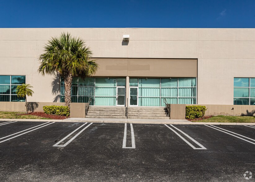 More Photos Of 7501-7521 NW 52nd St, Miami Unknown For Lease