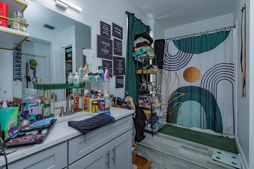 More Photos Of 37 Hill Ave, Orlando Flex For Sale
