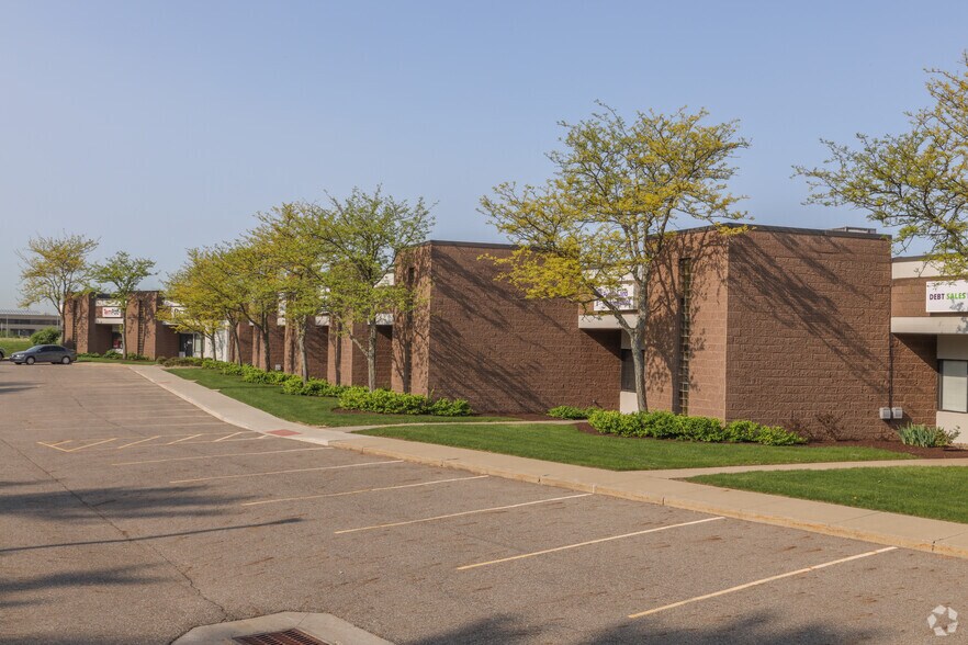 More Photos Of 5590 Lauby Rd, Canton Office For Lease
