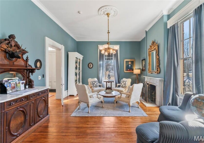 More Photos Of 876 W State St, Jacksonville Hospitality For Sale