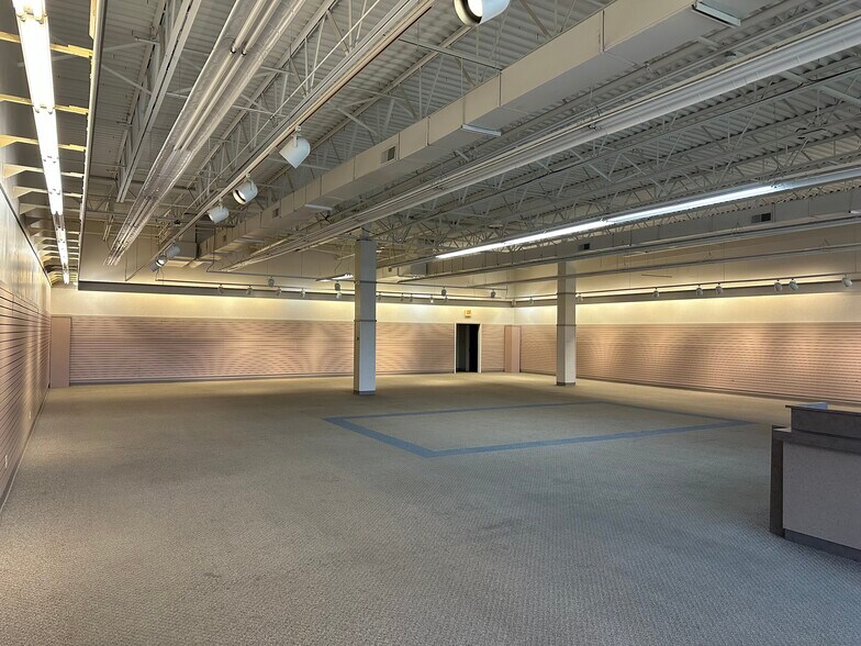 More Photos Of 245 B Skidmore Ln, Sutton Unknown For Lease