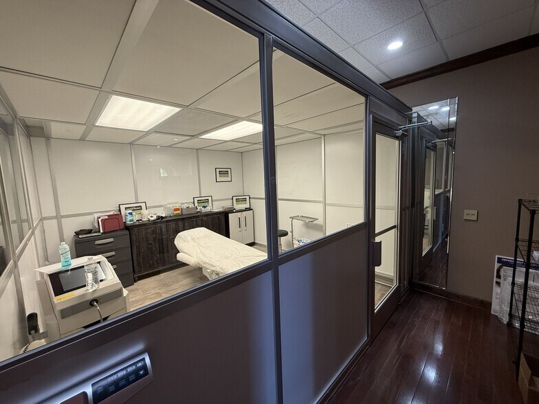 More Photos Of 4804 Highway 69 N, Northport Office For Lease