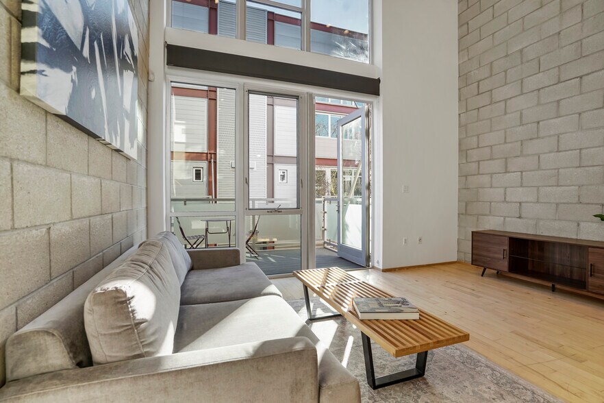 More Photos Of 3450 Cahuenga Blvd W, Los Angeles Office Residential For Lease