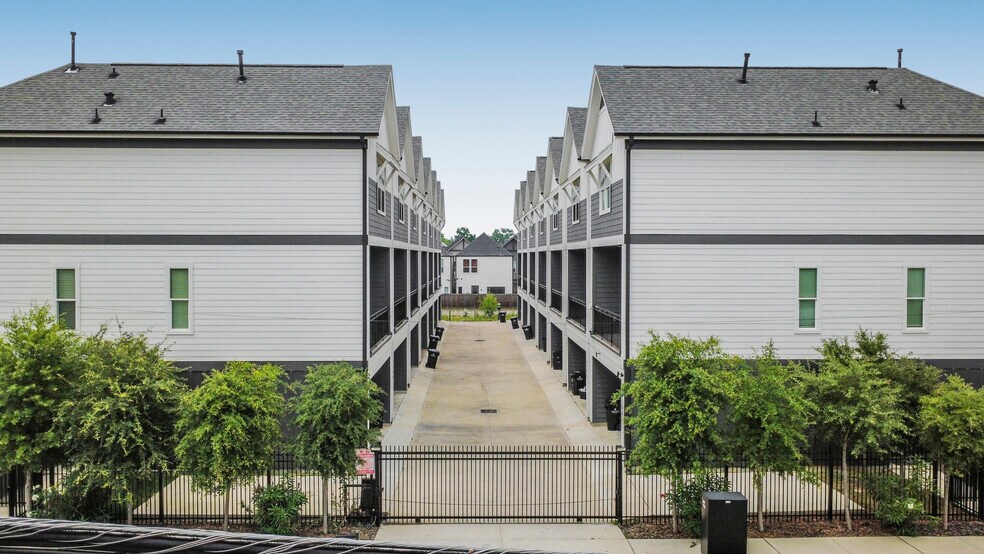 More Photos Of 316 Thornton Rd, Houston Apartments For Sale