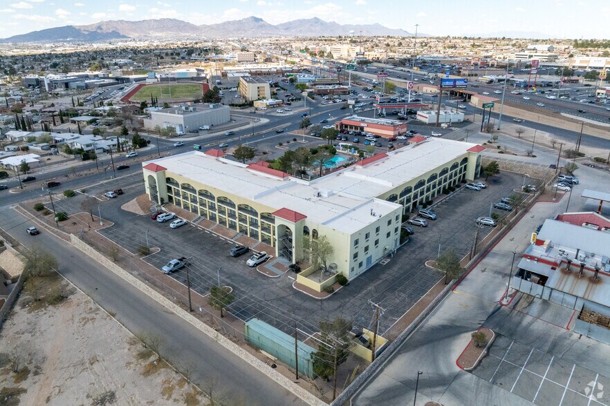 More Photos Of 900 N Yarbrough Dr, El Paso Hotel For Sale