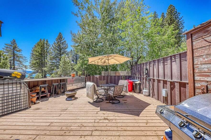 More Photos Of 8393 N Lake Blvd, Kings Beach Showroom For Sale