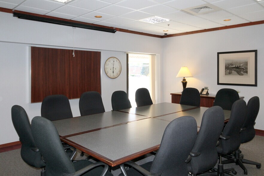 More Photos Of 26677 W 12 Mile Rd, Southfield Office For Sale