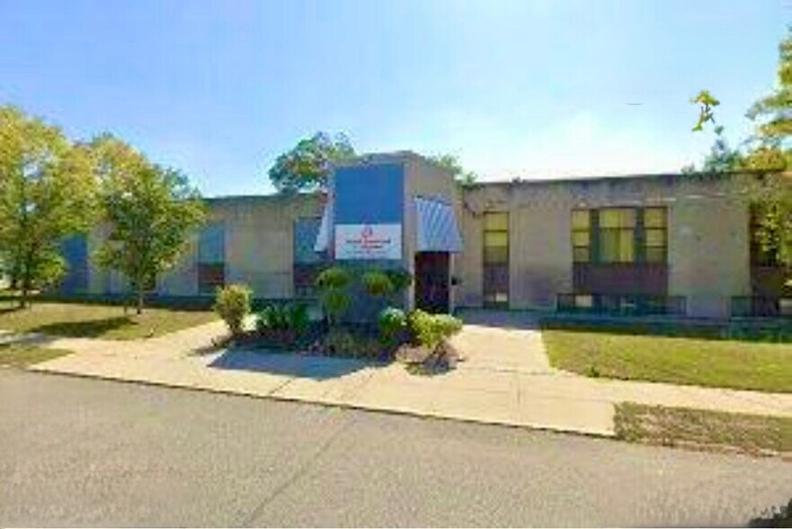 Primary Photo Of 330 Central Ave, Deer Park Religious Facility For Sale