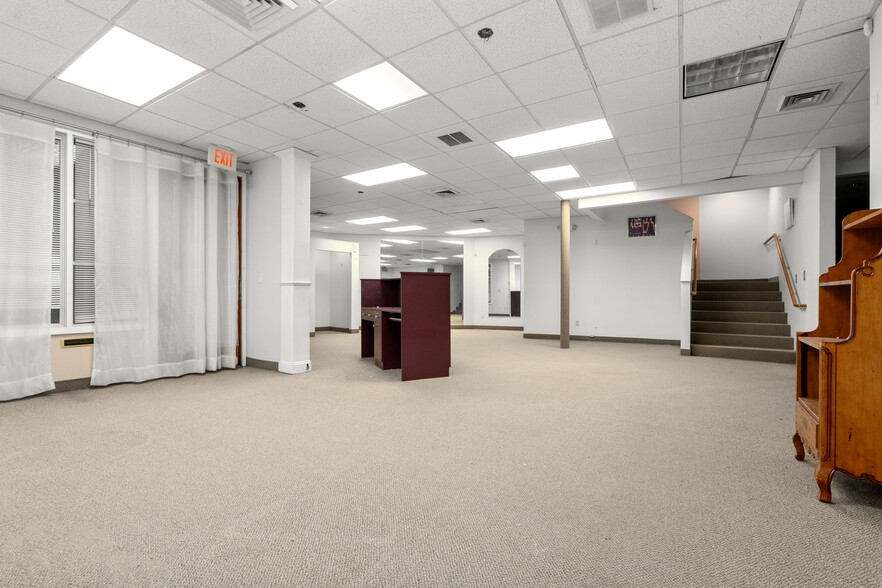 More Photos Of 285-285 Belmont St, Belmont General Retail For Sale