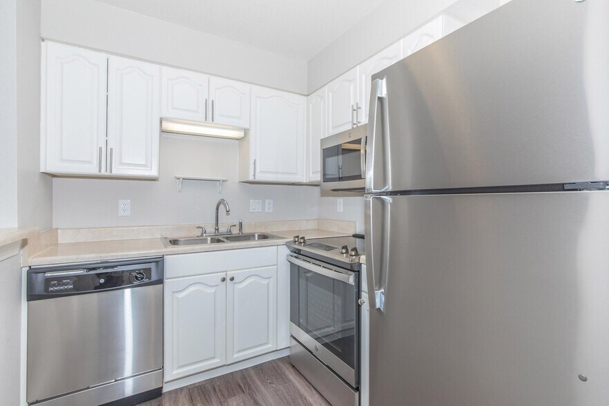More Photos Of 1027 Washington Ave, Golden Apartments For Lease